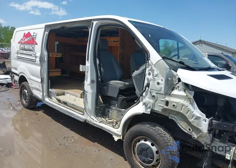 2016 Ford Transit-250 z USA, uszkodzony, nr VIN 1FTYR2ZM5GKA32015